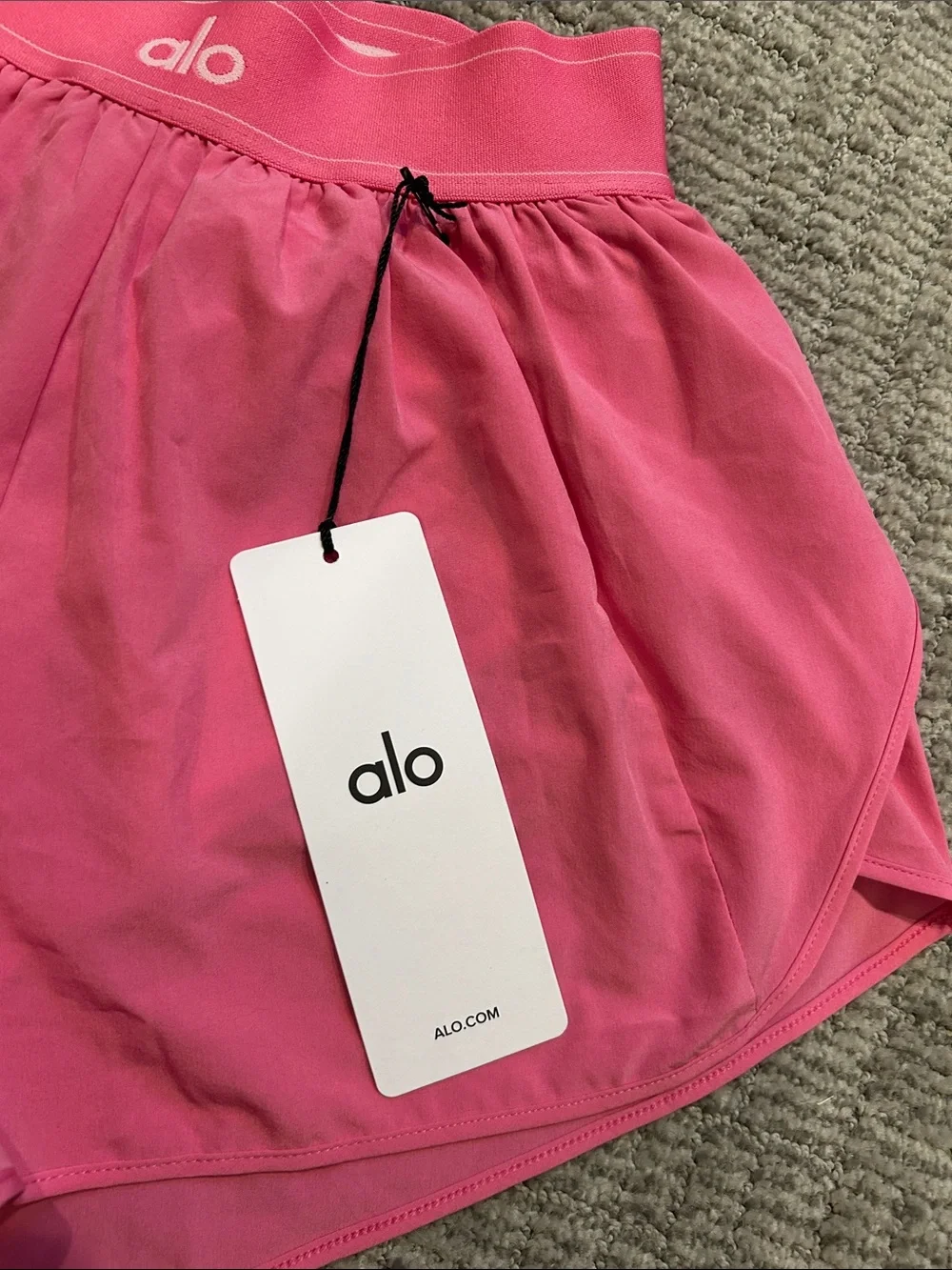 ALO Yoga lightweight pink